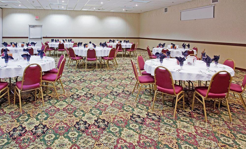 Country Inn & Suites By Radisson, Sidney, Ne Restoran fotoğraf