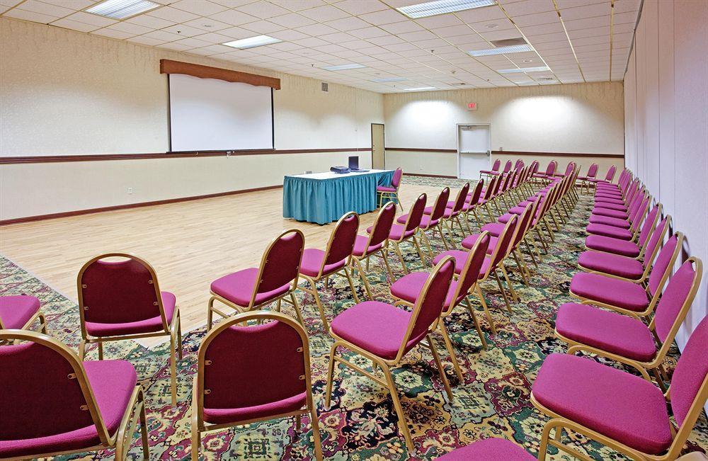 Country Inn & Suites By Radisson, Sidney, Ne Konforlar fotoğraf